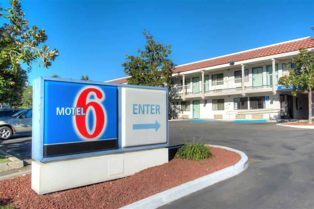 Motel 6-Redding, Ca - South Exteriér fotografie
