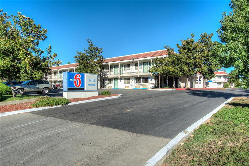 Motel 6-Redding, Ca - South Exteriér fotografie