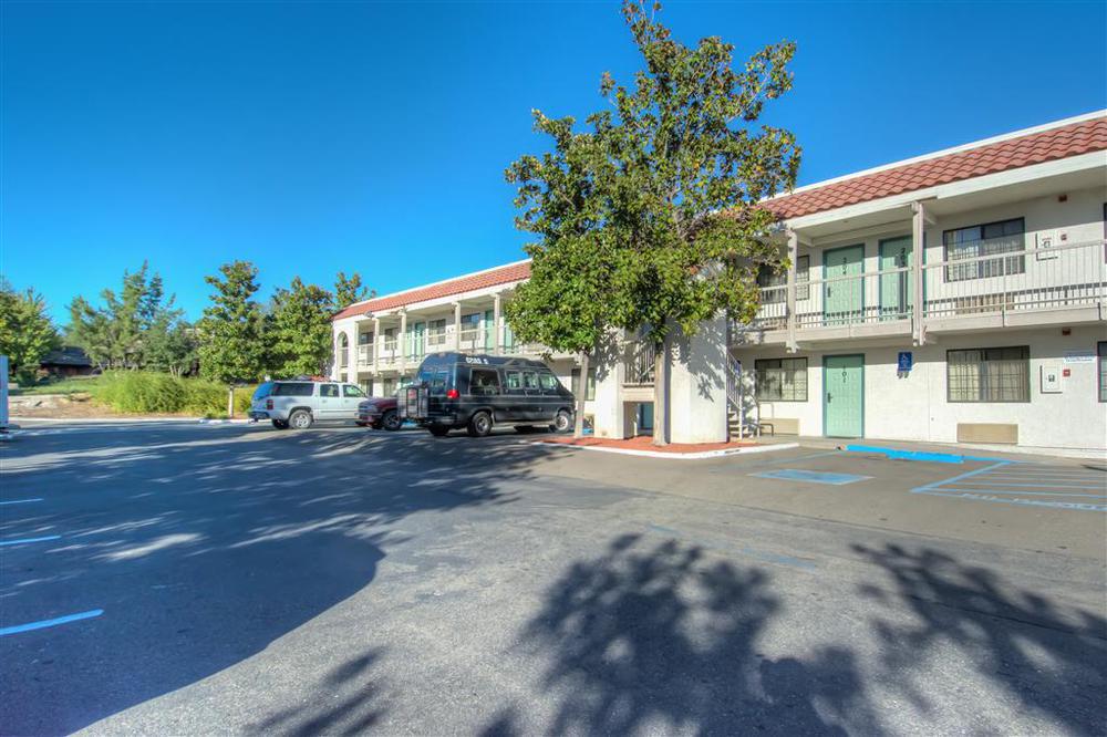 Motel 6-Redding, Ca - South Exteriér fotografie