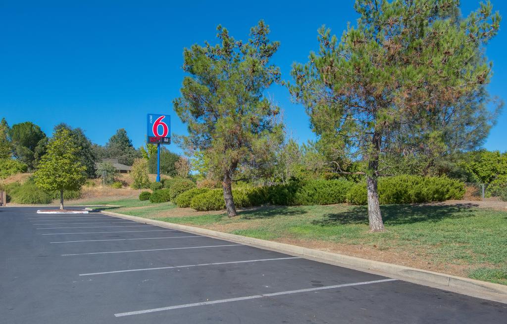 Motel 6-Redding, Ca - South Exteriér fotografie