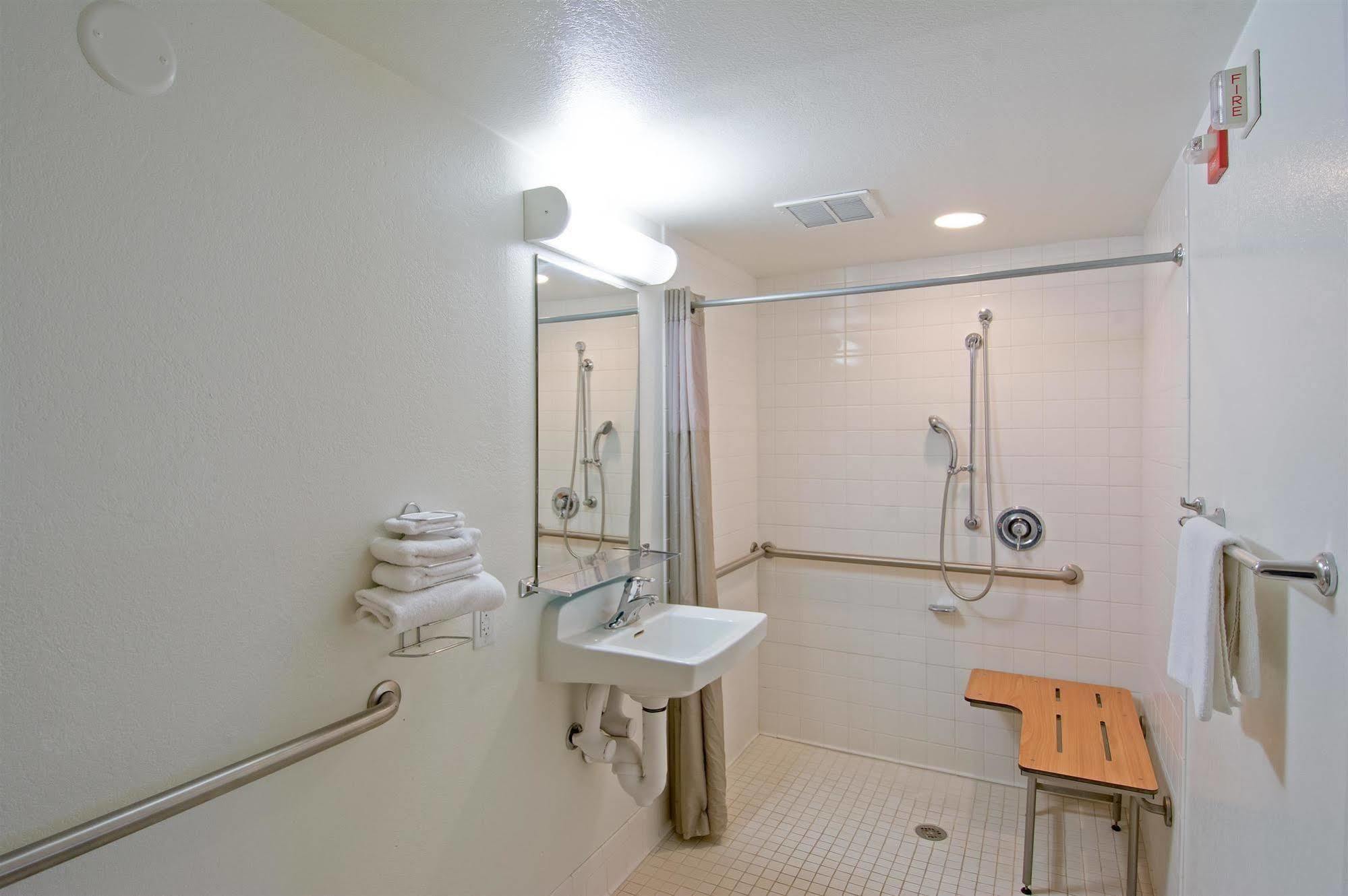 Motel 6-Redding, Ca - South Exteriér fotografie