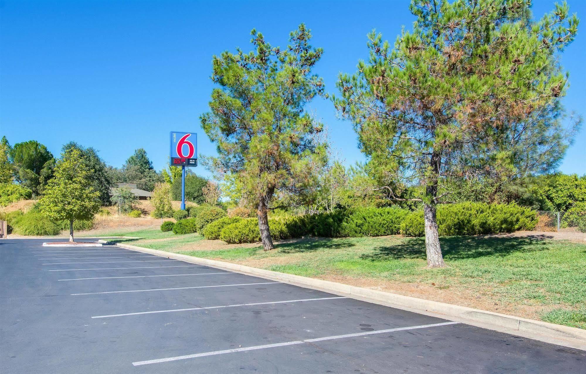 Motel 6-Redding, Ca - South Exteriér fotografie
