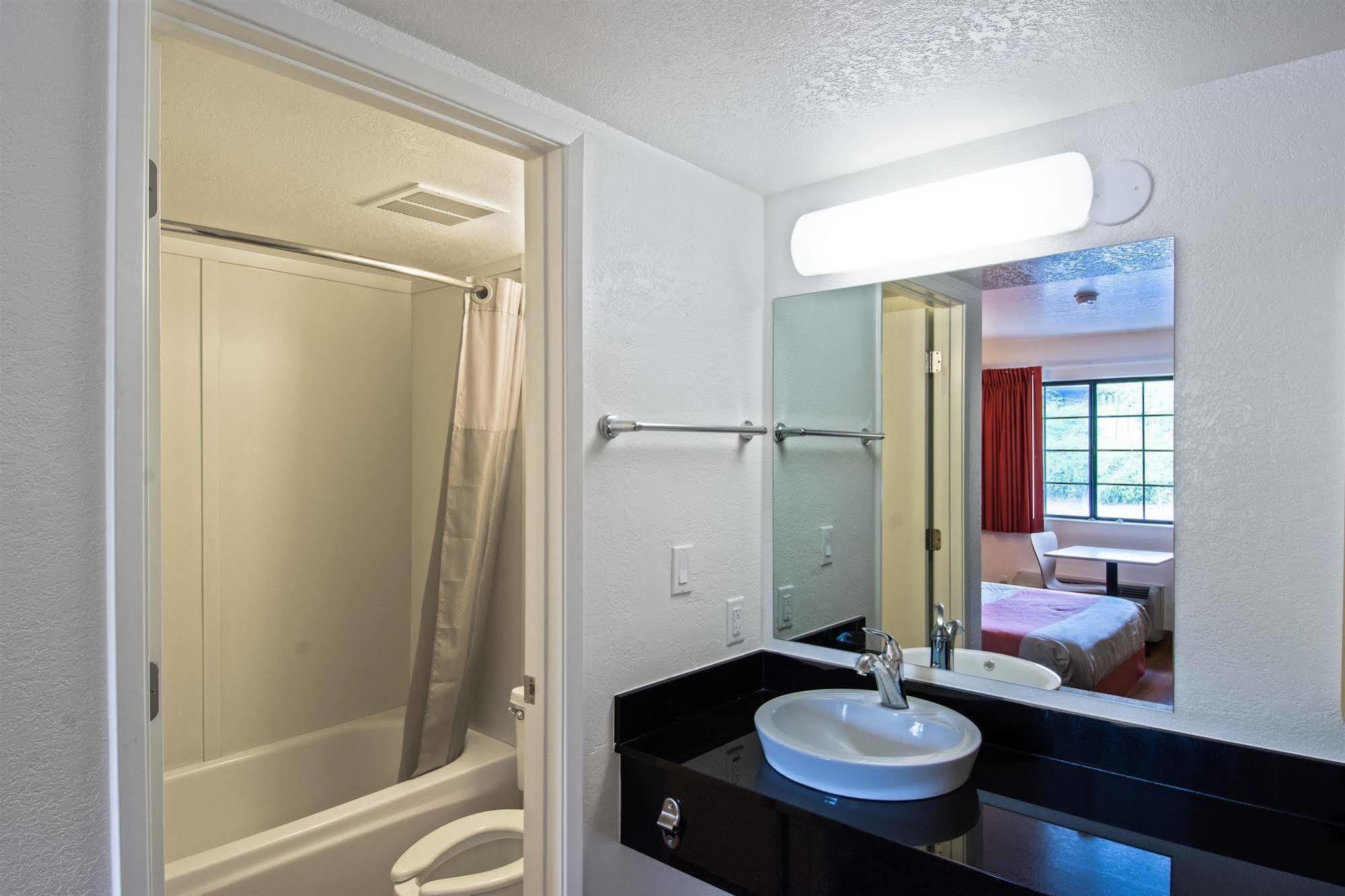 Motel 6-Redding, Ca - South Exteriér fotografie