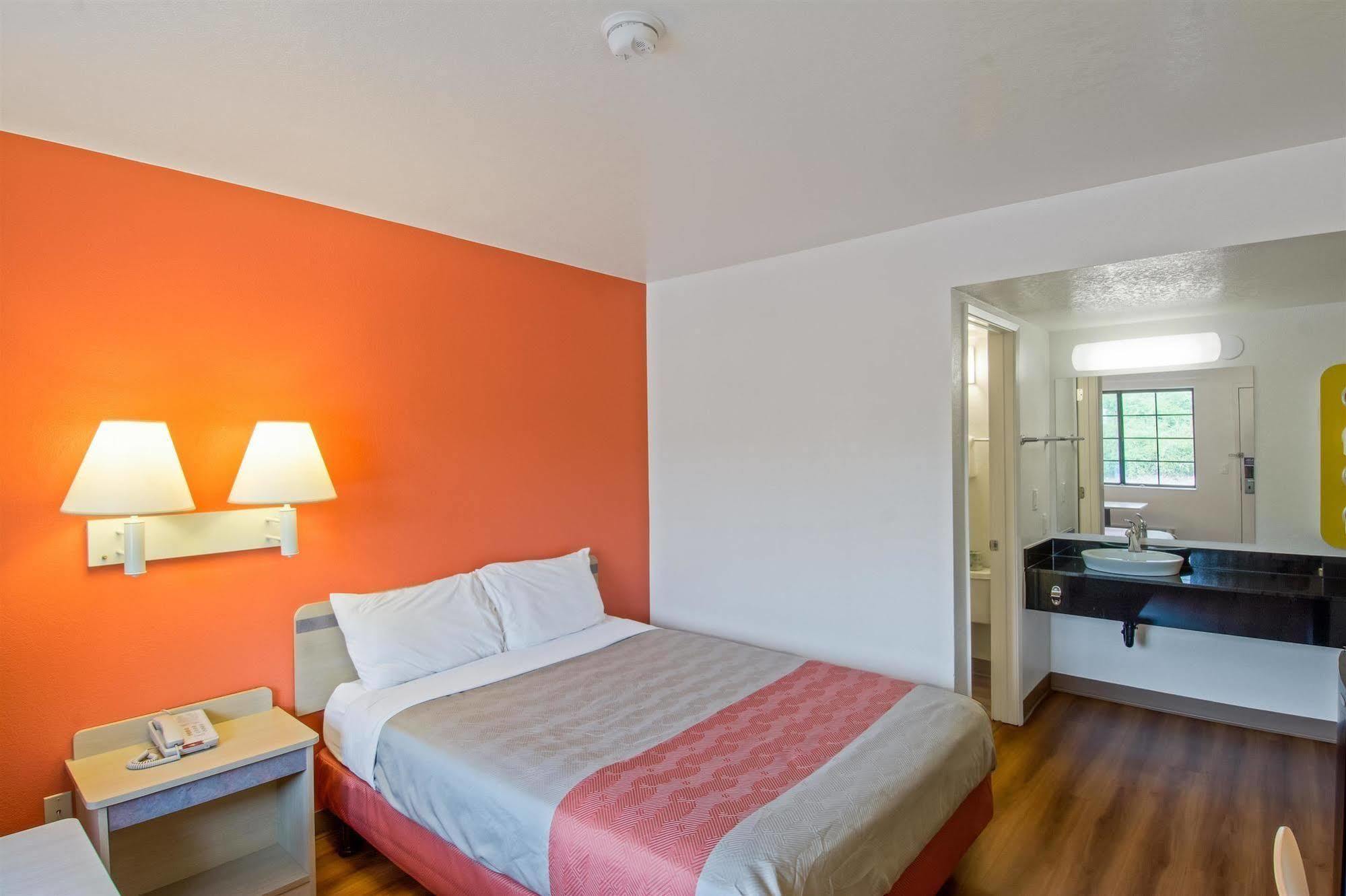 Motel 6-Redding, Ca - South Exteriér fotografie