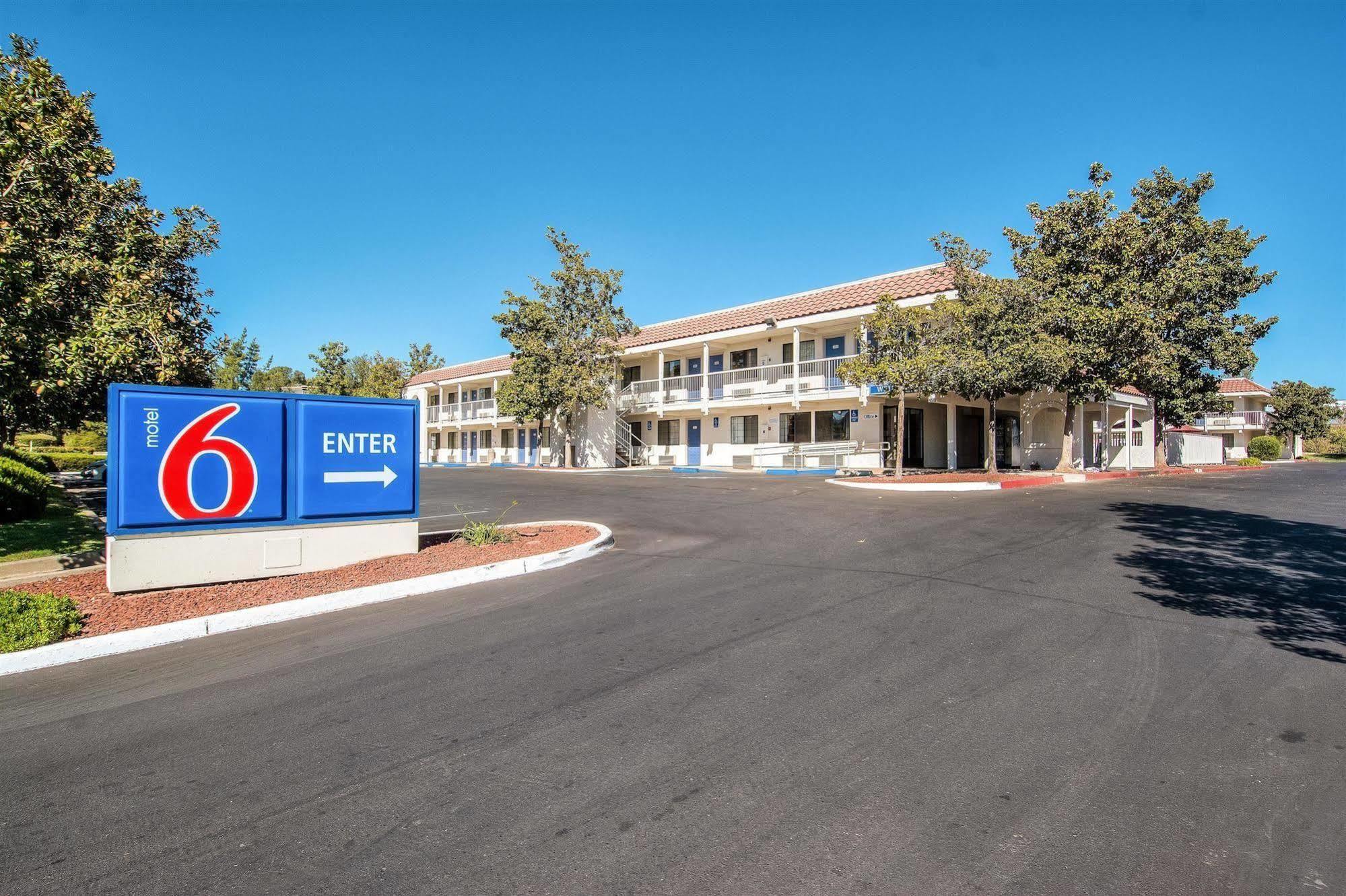 Motel 6-Redding, Ca - South Exteriér fotografie