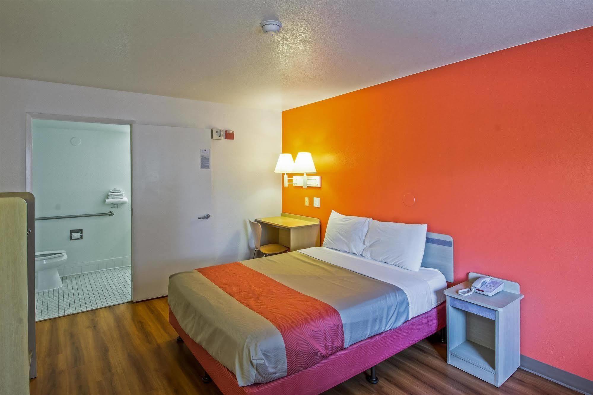 Motel 6-Redding, Ca - South Exteriér fotografie