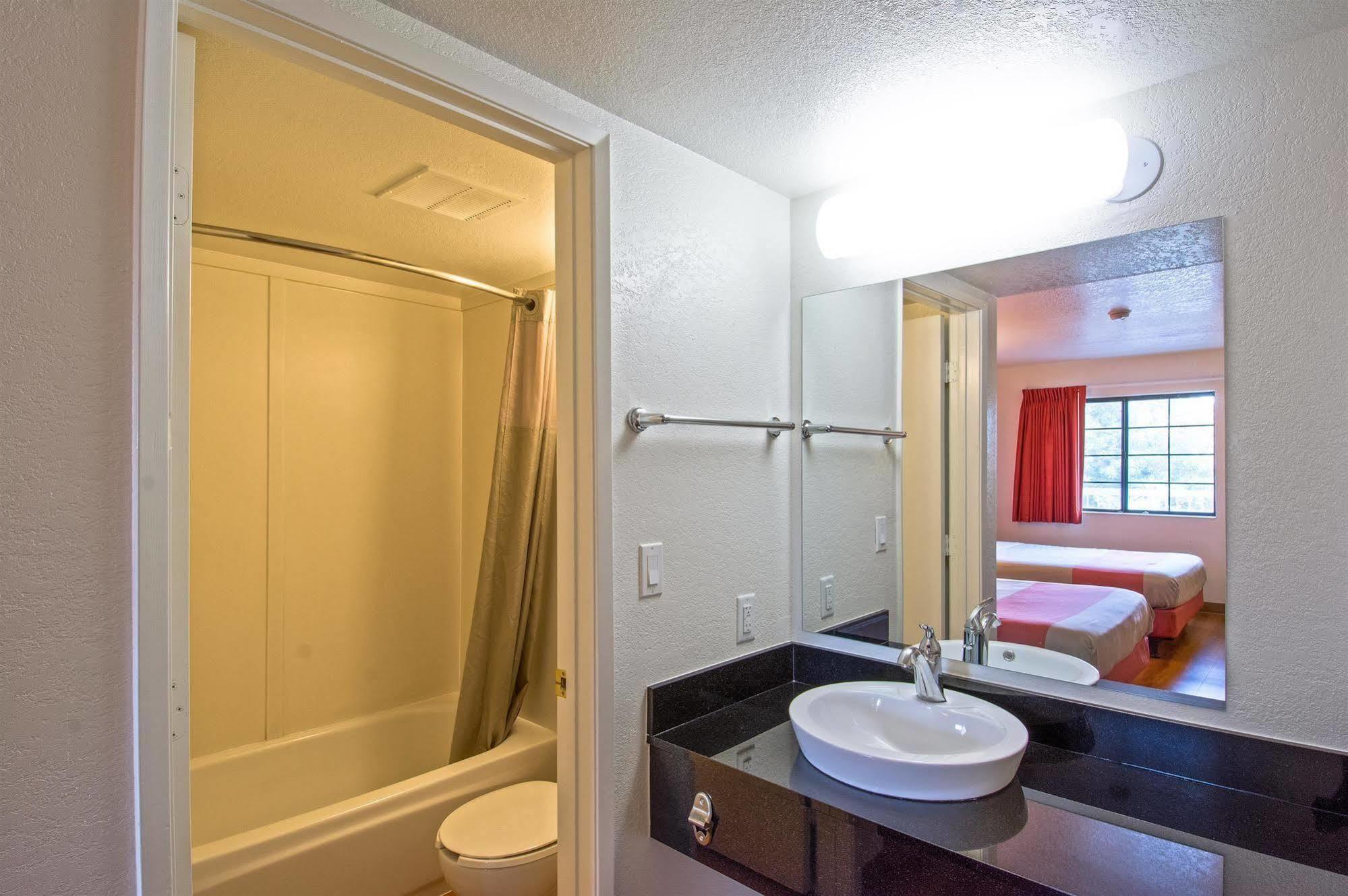 Motel 6-Redding, Ca - South Exteriér fotografie