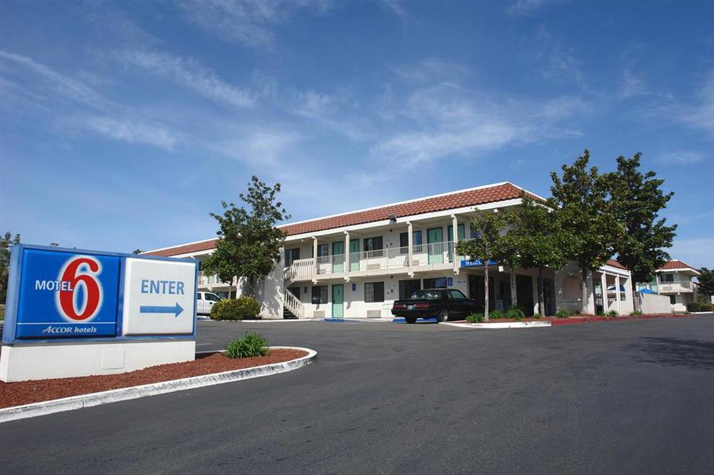 Motel 6-Redding, Ca - South Exteriér fotografie
