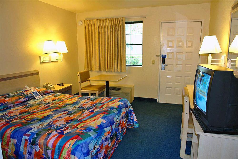 Motel 6-Redding, Ca - South Exteriér fotografie