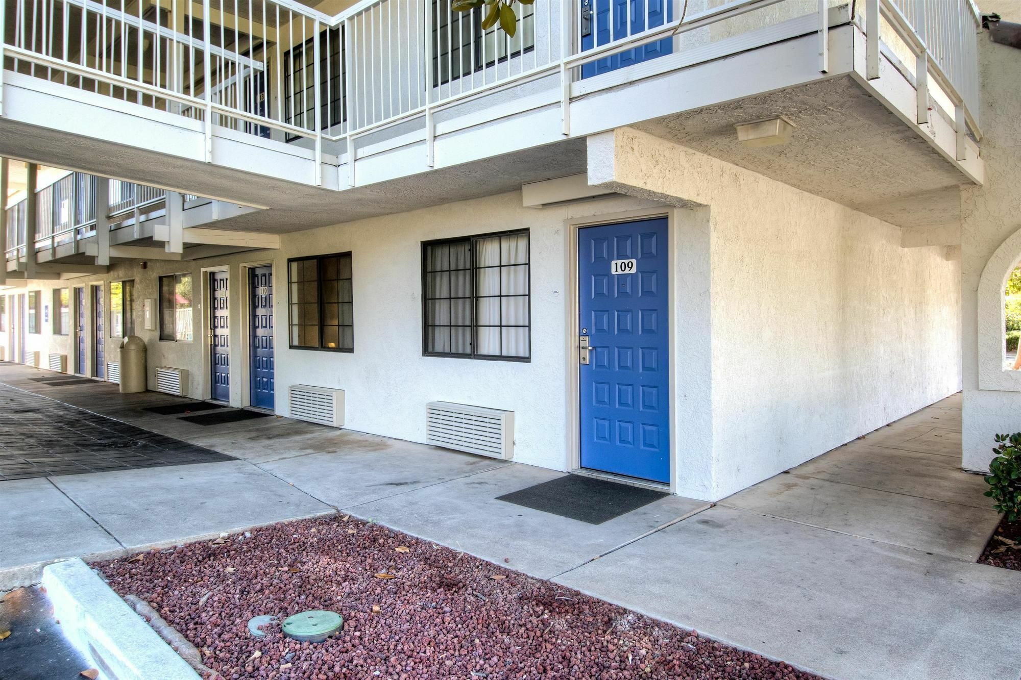 Motel 6-Redding, Ca - South Exteriér fotografie